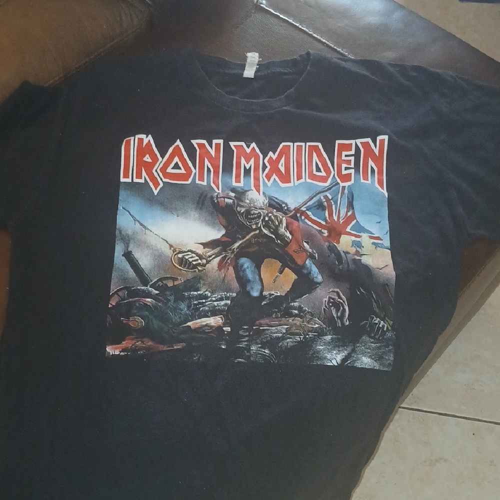 Black Graphic T-Shirt IRON Madden Mens XL